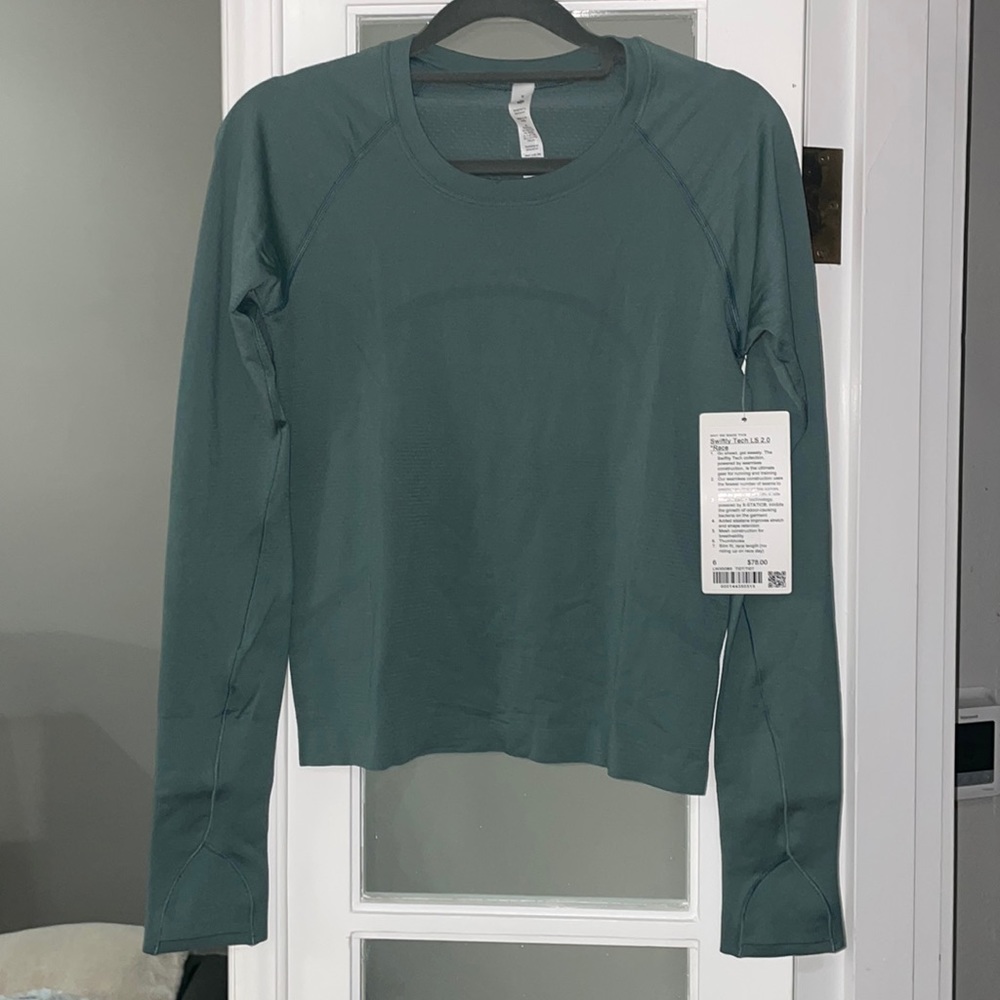 NWT Lululemon Swiftly Tech Long Sleeve Shirt 2.0 
Race Length Size 6
